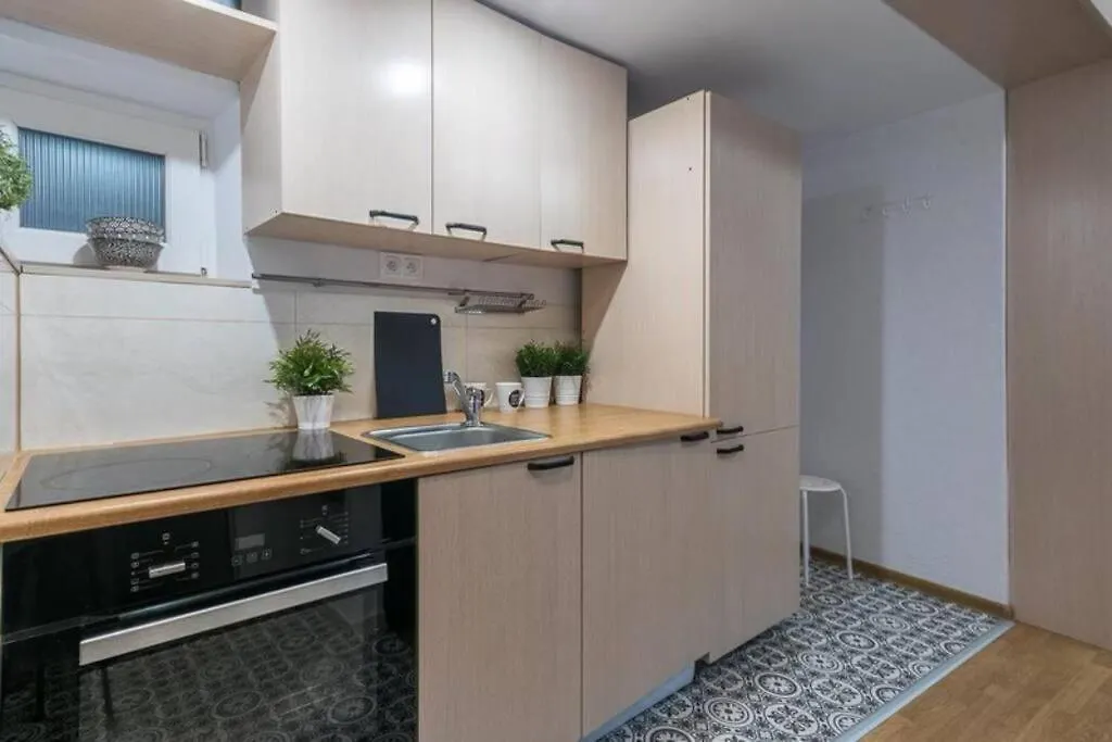 Aleja Prymasa Tysiaclecia 139/143 Apartment Warsaw Poland